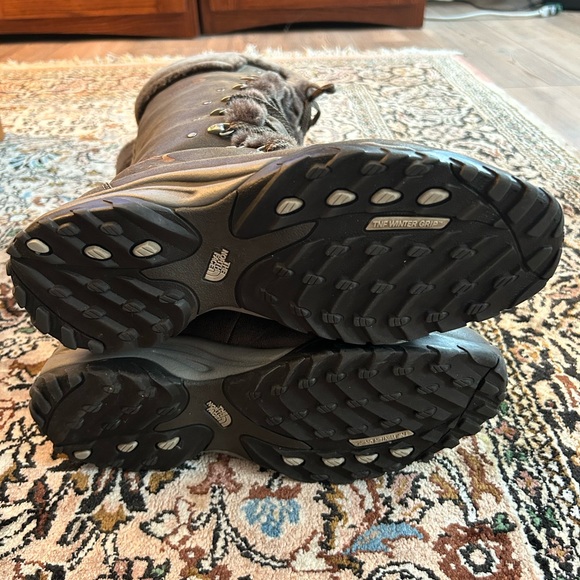 The North Face, Adrienne ll Winter Boot, size 8.5 - Picture 4 of 9